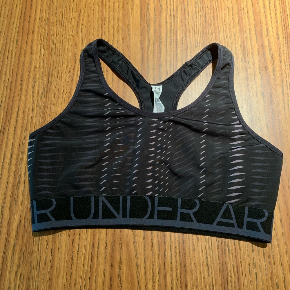 under armour black sports bra with a grey pattern